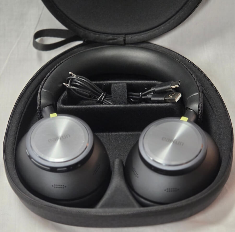 earfun-wave-pro-x-wirelss-headphones-inside-case