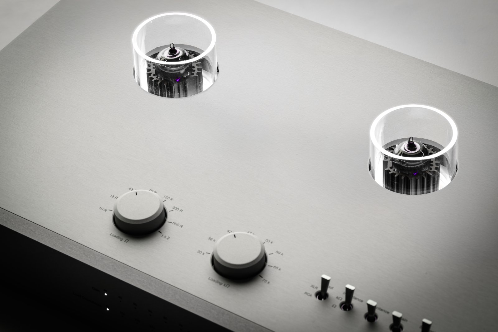 eat-e-glo-cb-phono-stage-silver-detail