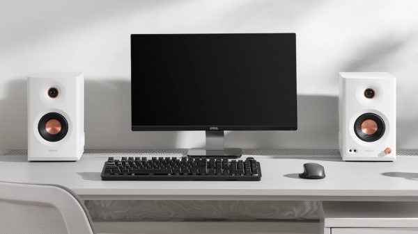 Edifier MR5 Studio Monitors White Desktop Front