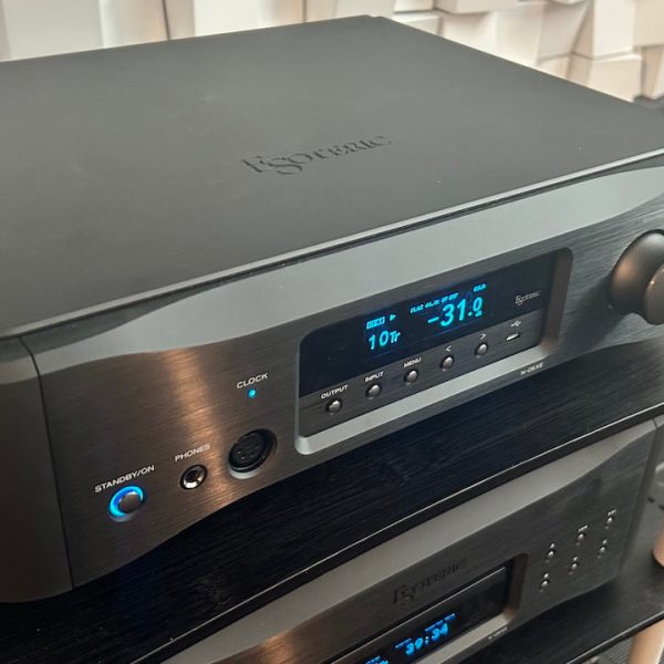 Esoteric N-05XE Network DAC Preamplifier