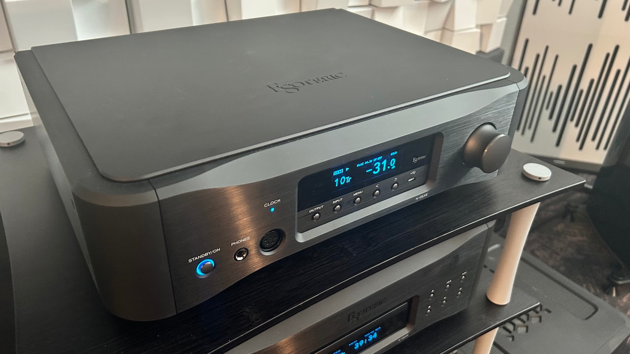 Esoteric N-05XE Network DAC Preamplifier