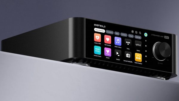 Eversolo Play Streaming Amplifier Front Angle