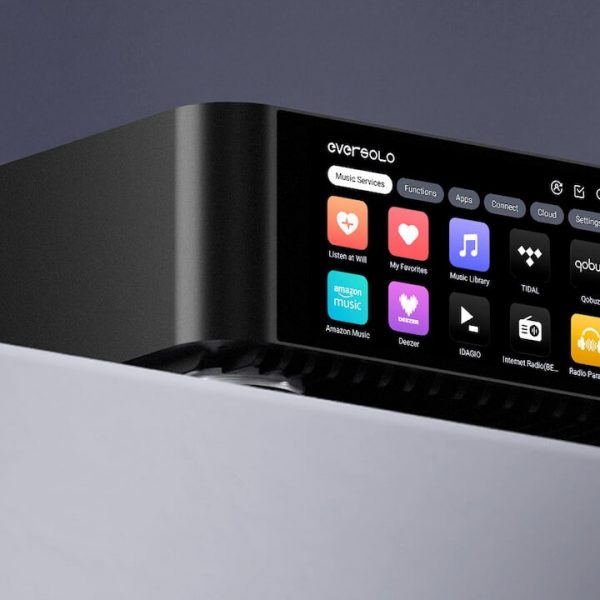 Eversolo Play Streaming Amplifier Front Angle