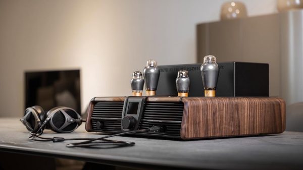 2026 Feliks Audio EOS Tube Amplifier Walnut Lifestyle with Meze Headphones
