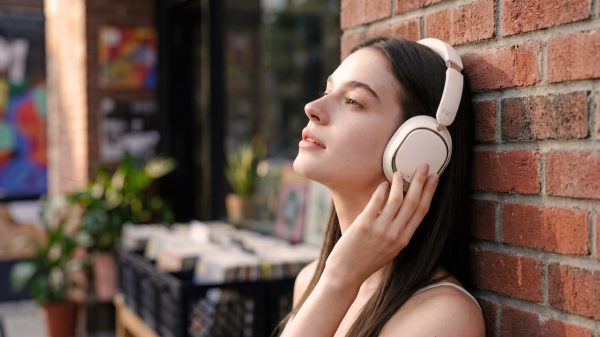 2026 FiiO EH13 Wireless Headphones Lifestyle