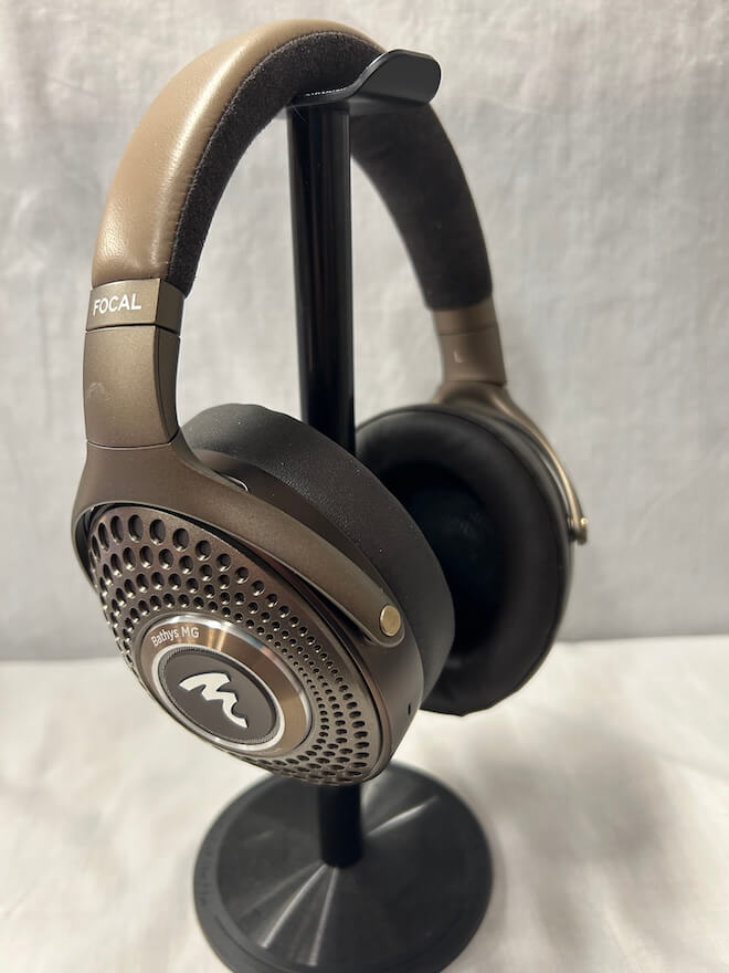 focal-bathys-mg-wireless-headphones-on-stand