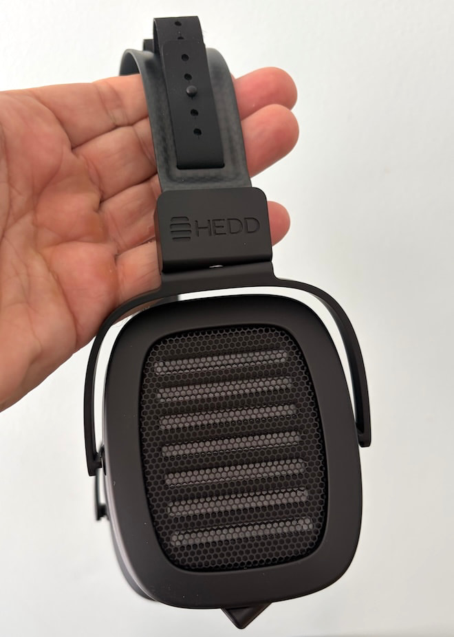heddphone-two-gt-headphones-in-hand