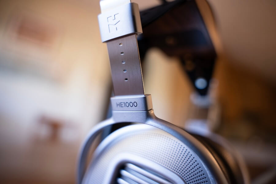 HiFiMAN HE1000 Unveiled Headphones Side Adjustments