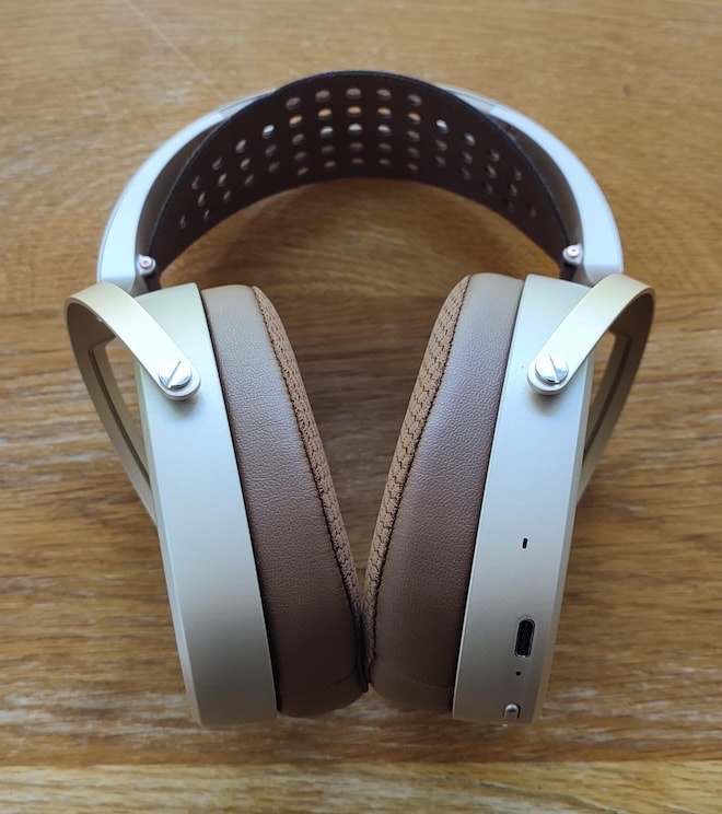 hifiman-he1000-wifi-headphones-bottom