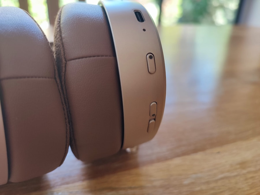 hifiman-he1000-wifi-headphones-buttons