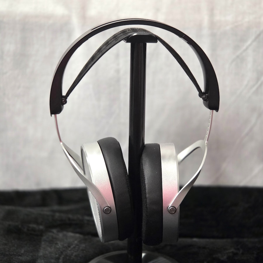 hifiman-he600-headphones-front