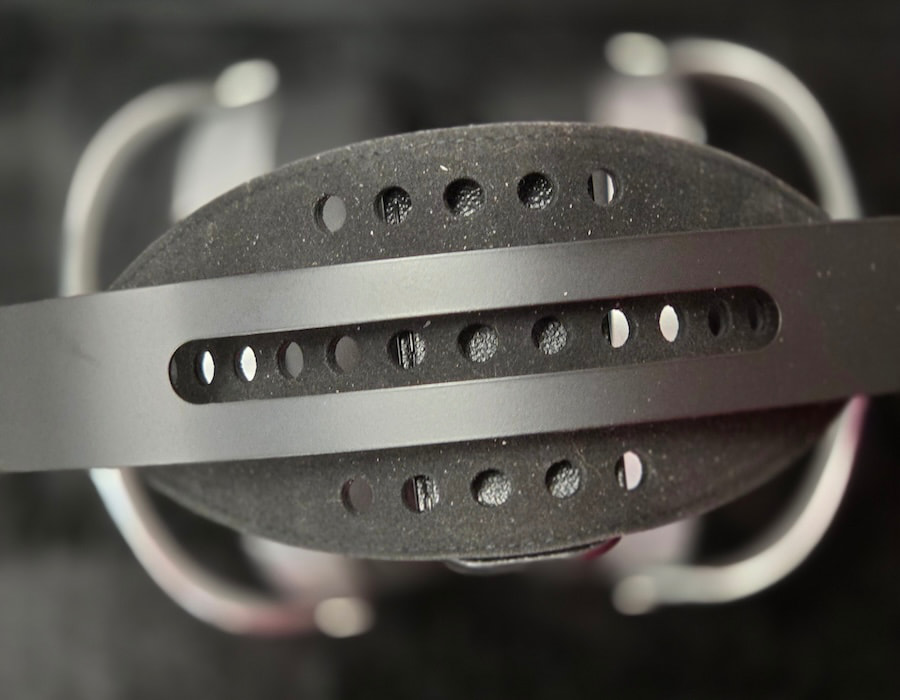 hifiman-he600-headphones-headband-top