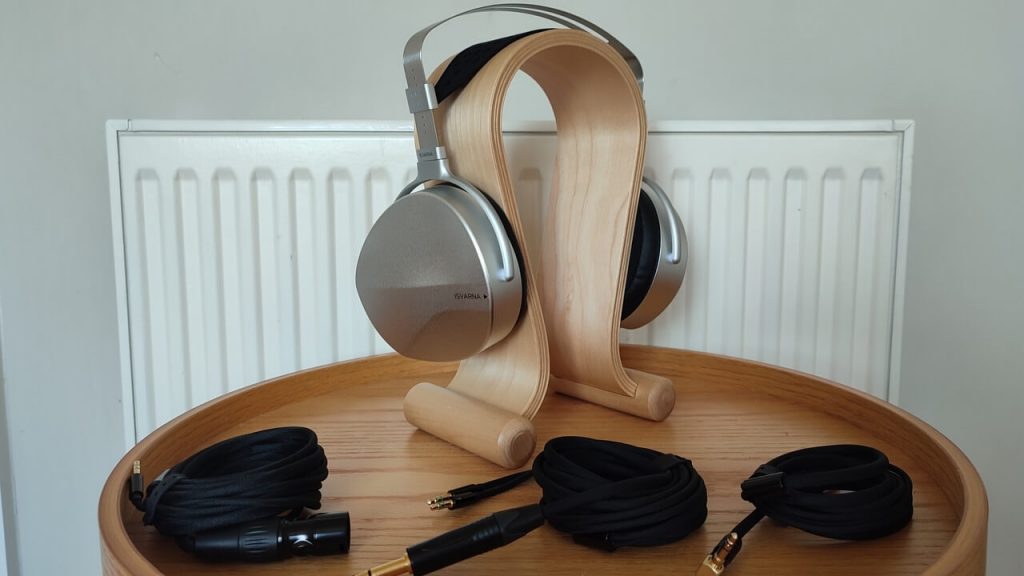 HiFiMAN Isvarna Headphones on stand