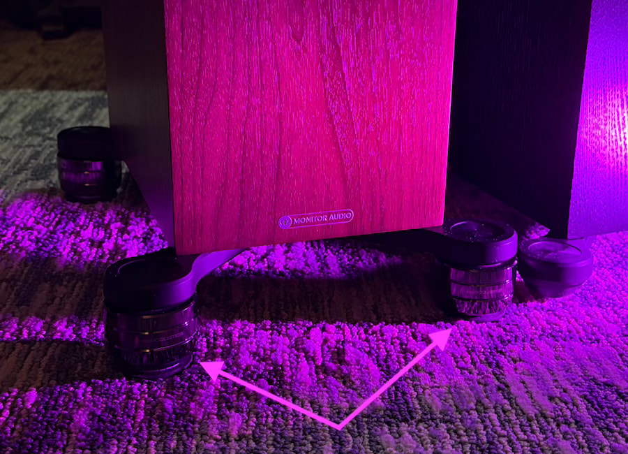 isoacoustics-gaia-neo-caf-2025