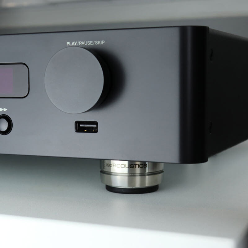 isoacoustics-orea-under-cd-player