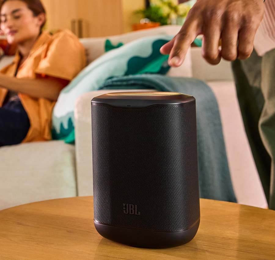 jbl-cove-m1-lifestyle