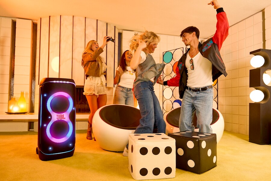 jbl-partybox-720-lifestyle