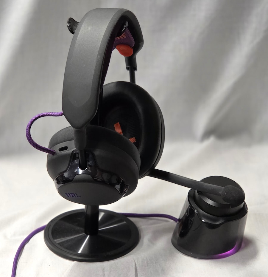 jbl-quantum-950x-wireless-gaming-headset-side