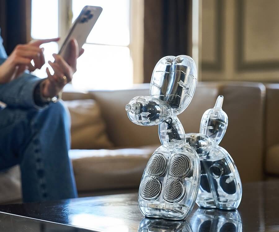 jeff-koons-balloon-dog-bluetooth-speaker