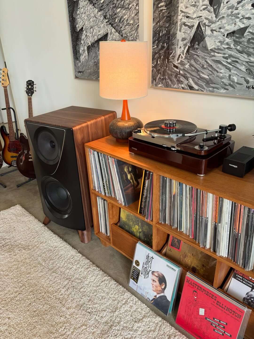 jones-cerreta-speaker-lifestyle-3