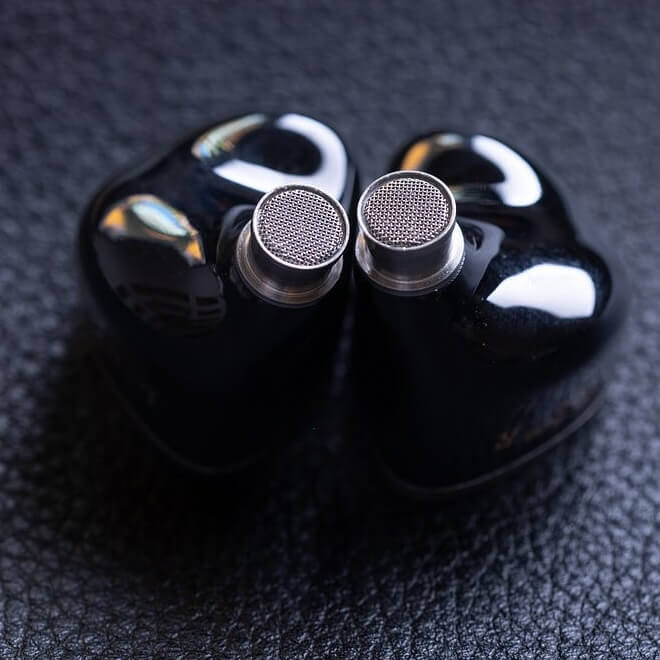 juzear-light-shuttle-iem-nozzle