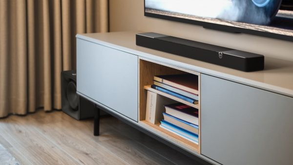 Klipsch Flexus Core 200 Soundbar with SUB 100 Lifestyle