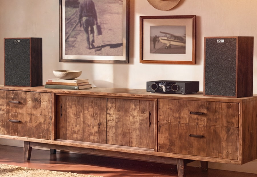 klipsch-rebellion-heritage-bookshelf-speakers-lifestyle