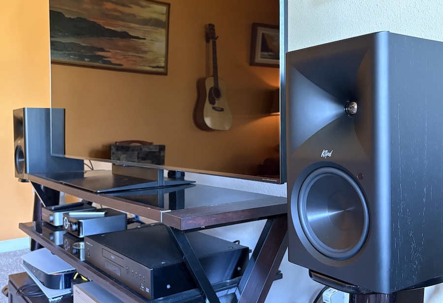 klipsch-the-sevens-ii-wireless-speakers-black-lifestyle