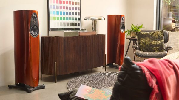 2026 Linn 343 Floorstanding Loudspeakers Lifestyle Single Malt Glasgow Collection