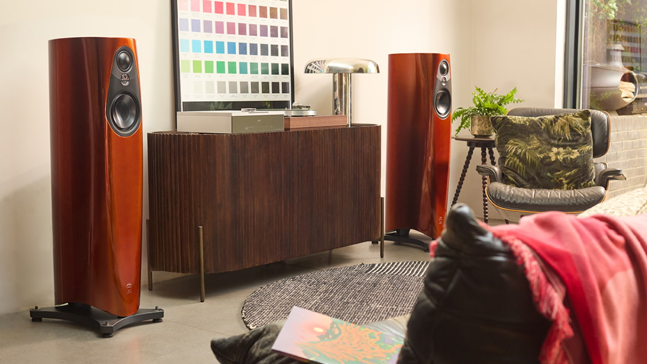 2026 Linn 343 Floorstanding Loudspeakers Lifestyle Single Malt Glasgow Collection