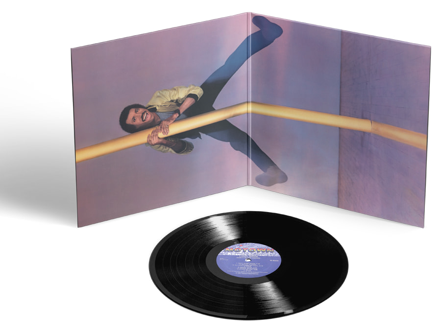 lionel-one-step-inside-fold