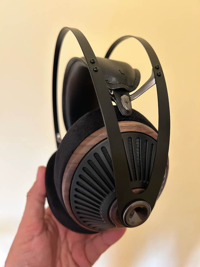 meze-105-silva-headphones-angle