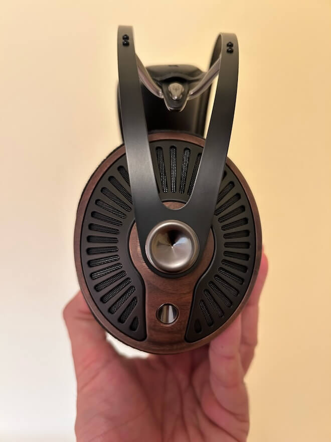 meze-105-silva-headphones-side-up