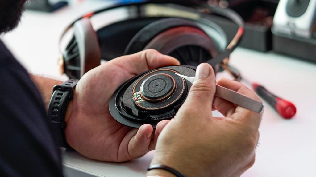 Meze Audio Factory Building the 109 PRO headphones