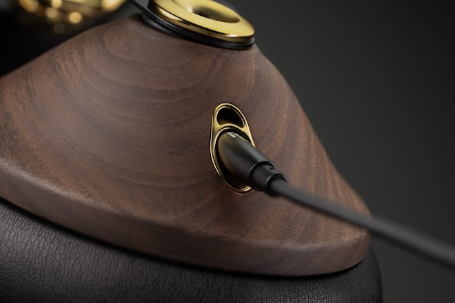 meze-audio-99-classics-2nd-gen-input