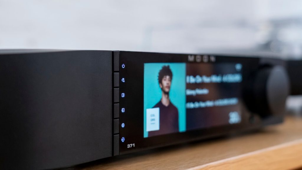 Moon by Simaudio 371 Network Amplifier Black Angle