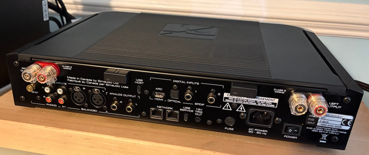 moon-371-network-amplifier-rear