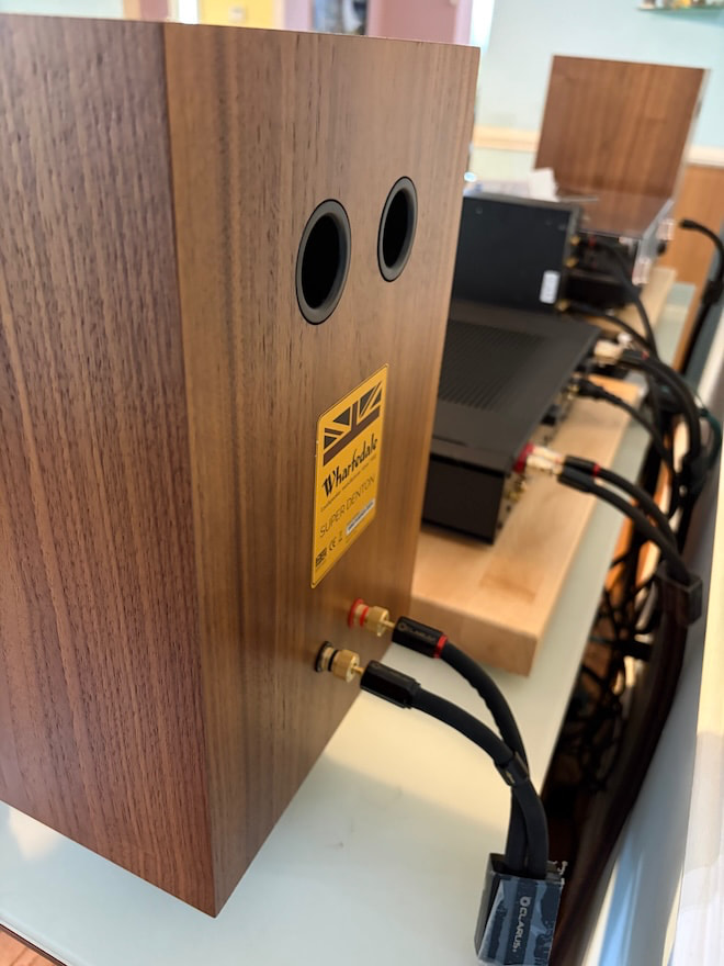 moon-371-network-amplifier-wharfedale-super-denton-rear