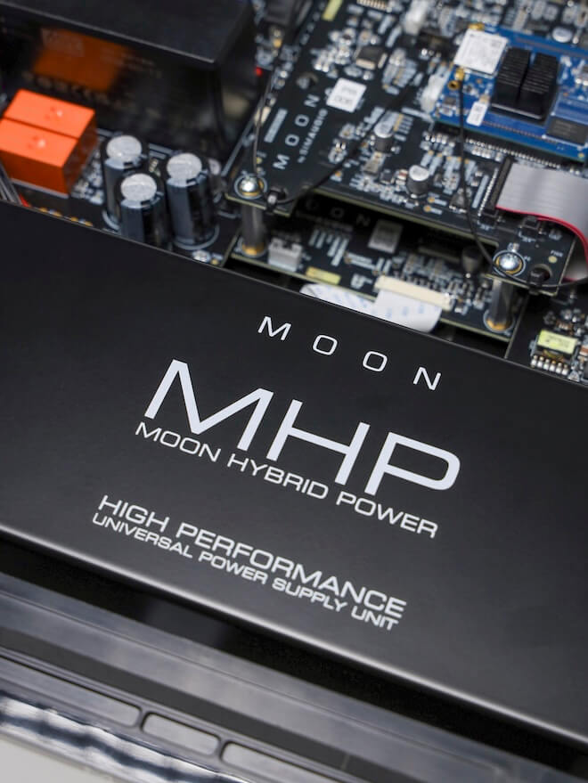 moon-hybrid-power-inside