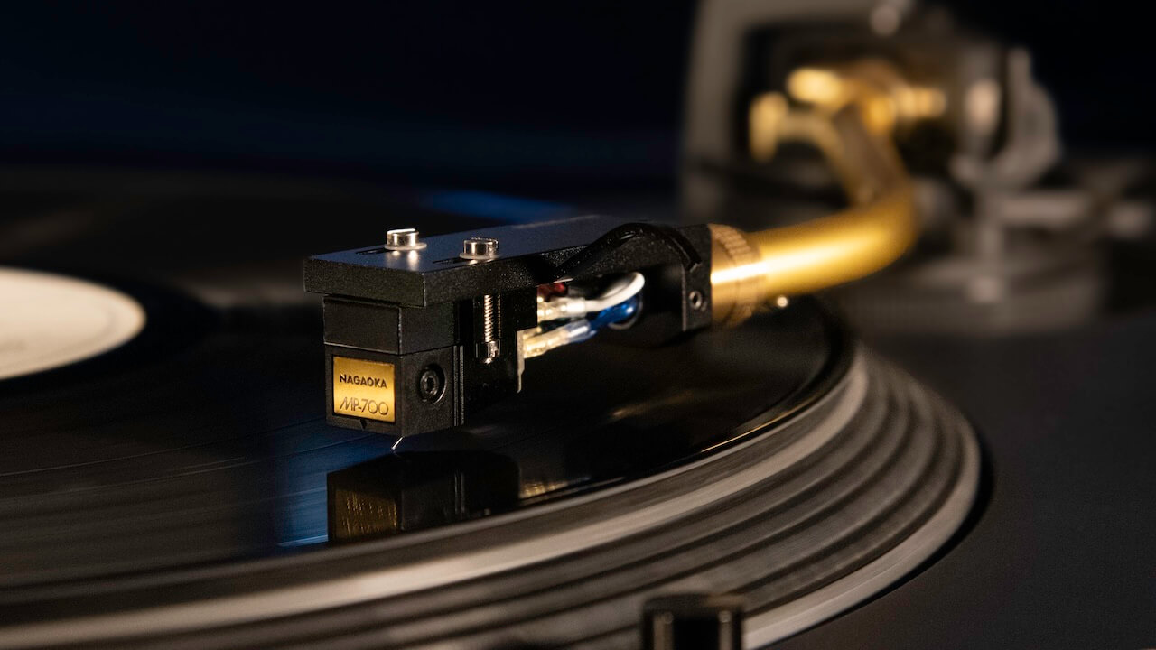 NAGAOKA MP-700 Phono Cartridge Playing Vinyl Record