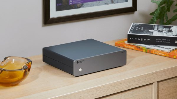 Cambridge Audio MXW70 Amplifier Lifestyle