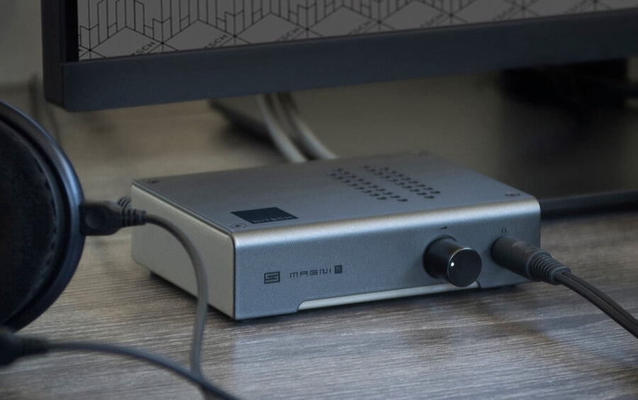 nitsch-schiit-magni-piety-angle-desktop
