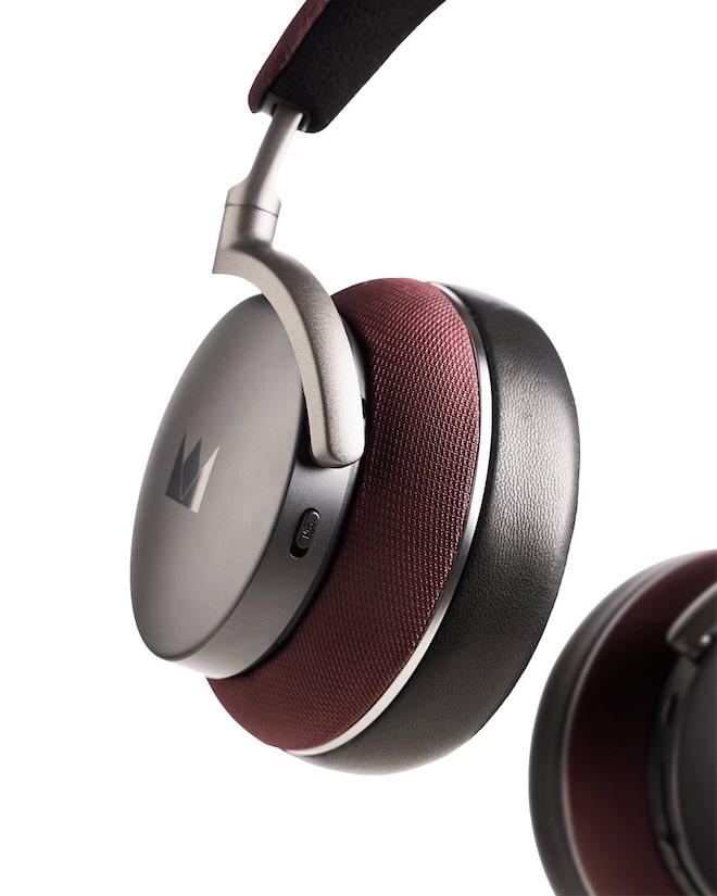 noble-fokus-apollo-pro-headphones-red-button