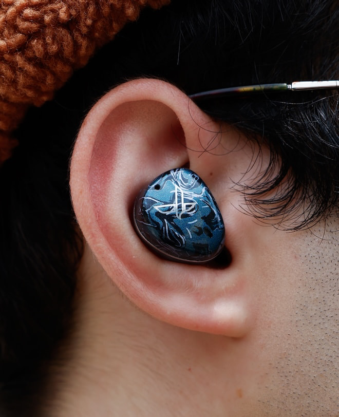 noble-osprey-wireless-earbuds-in-ear-side