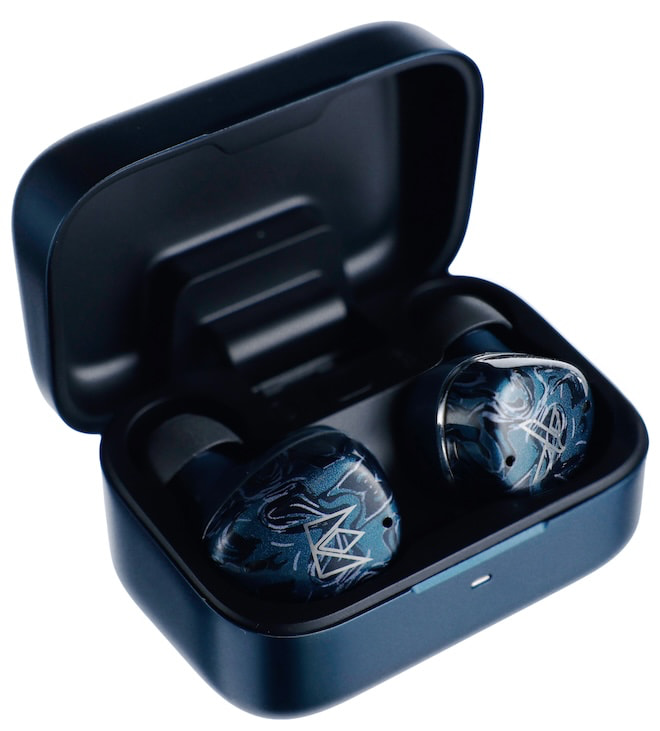 noble-osprey-wireless-earbuds-inside-case