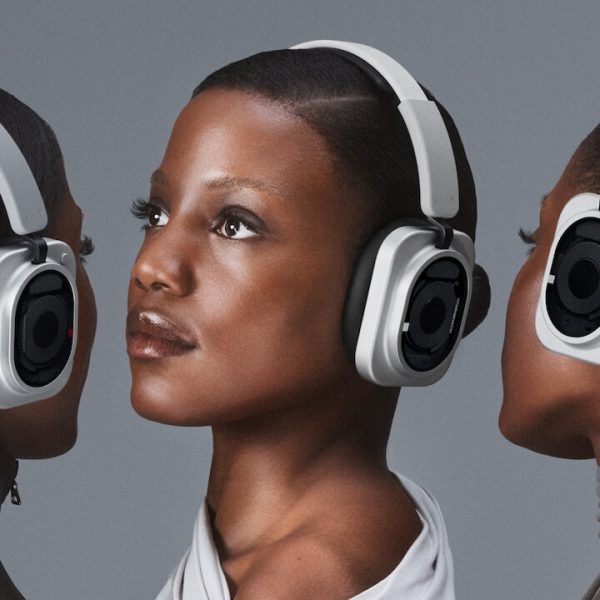 2026 Nothing Headphone (1) Pro Lifestyle