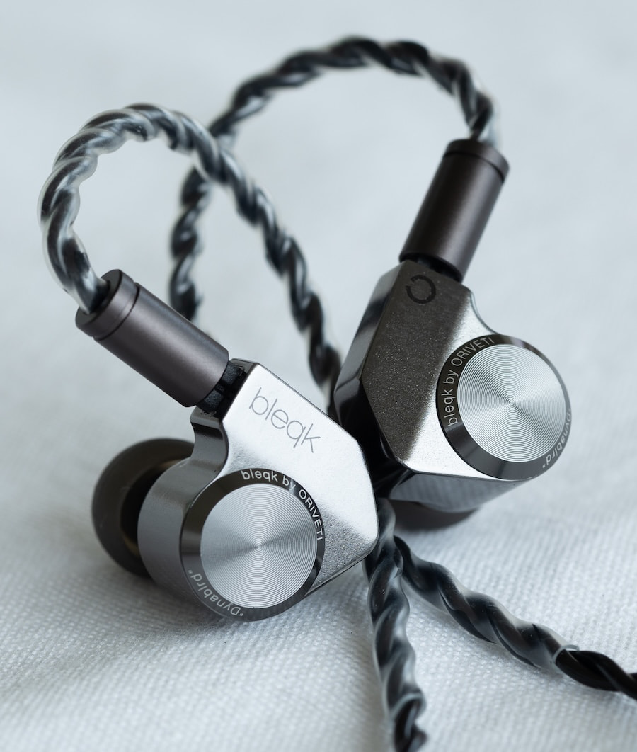 oriveti-dynabird-iem-back