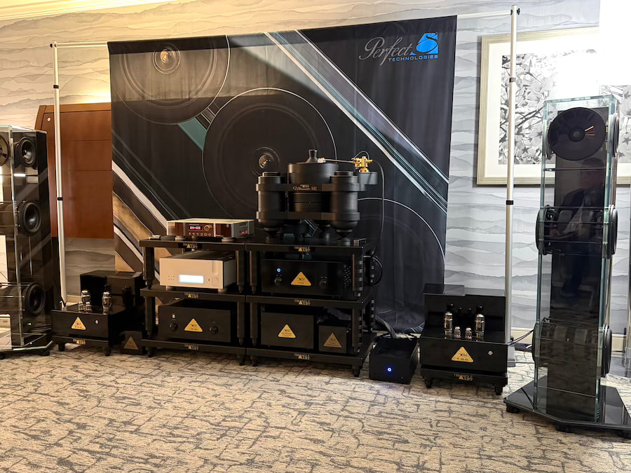 perfect8-cube-t-triangle-art-caf-2025