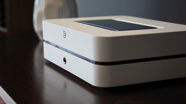 Bluesound POWERNODE 2025 Streaming Amplifier Lifestyle White