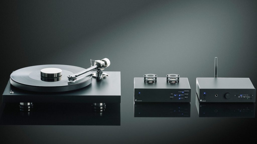 Pro-Ject Balanced Turntable System with Tube Box S3 B Phono stage and Uni Box S3 Integrated Amplifier